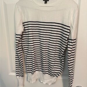 Mi Classic White Sweater